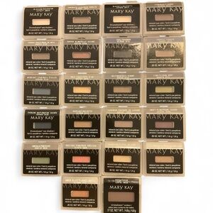 MARY KAY Women’s (1) Mineral Eye Color & 2 Applicators New In Package